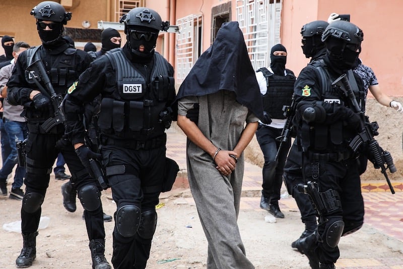 توقيف شخص موال لتنظيم “داعش” الإرهابي للاشتباه في تورطه في التحضير لمشروع إرهابي بغرض المساس بالنظام العام (بلاغ)