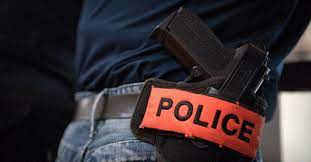 فتح بحث قضائي لتحديد الأفعال الإجرامية المنسوبة لمفتش شرطة ممتاز يشتبه في تورطه في تعريض رئيسه لاعتداء باستعمال السلاح الوظيفي (بلاغ)