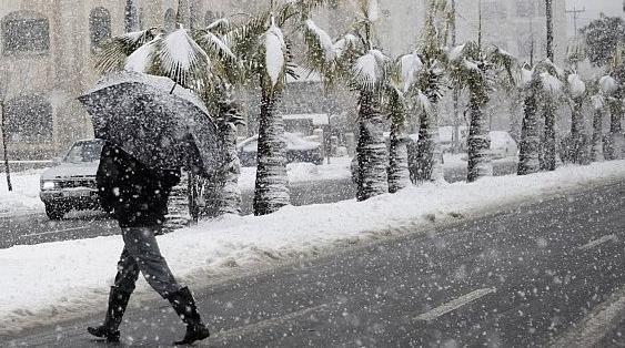 تساقطات ثلجية كثيفة مرتقبة غدا الاثنين بعدد من مناطق المملكة
