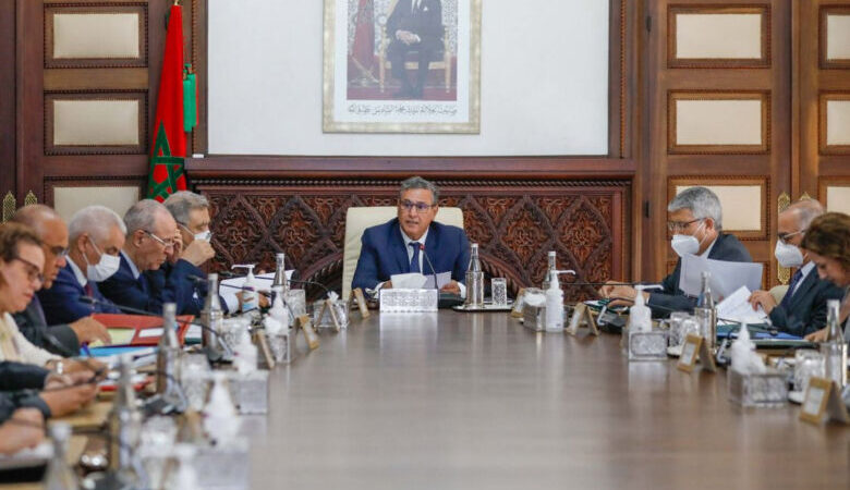 مجلس الحكومة يصادق على مشروع مرسوم بقانون يتعلق بتنظيم انتخابات المجلسين الجهويين للصيدلة بالصيدليات بالشمال والجنوب