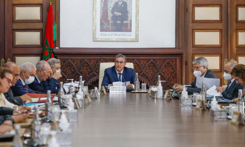 مجلس الحكومة يصادق على مشروع مرسوم بقانون يتعلق بتنظيم انتخابات المجلسين الجهويين للصيدلة بالصيدليات بالشمال والجنوب