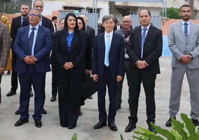 نائب المديرة العامة لصندوق النقد الدولي في زيارة تفقدية لمدرسة الفقيه الزويتن الابتدائية بأكاديمية جهة الدار البيضاء سطات