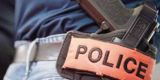 الدار البيضاء: مفتش شرطة يضطر لاستخدام سلاحه الوظيفي لتوقيف شخص عرّض أمن المواطنين وسلامة عناصر الشرطة لاعتداء خطير (مصدر أمني)