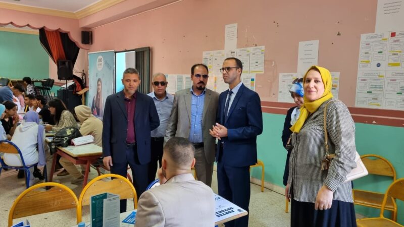 المدير الإقليمي لوزارة التربية الوطنية والتعليم الأولي والرياضة بسطات يشرف على يوم إعلامي للتوجيه بالرازي