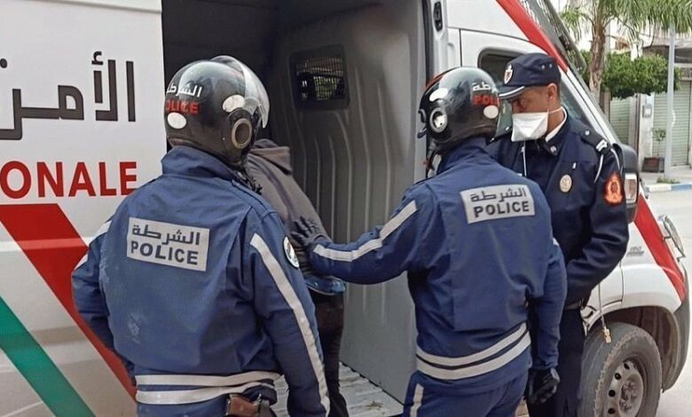 الدار البيضاء.. توقيف ثلاثة أشخاص يشتبه في تورطهم في السرقة تحت التهديد باستعمال السلاح وعدم الامتثال ومحاولة إيذاء عناصر الشرطة (مصدر أمني)