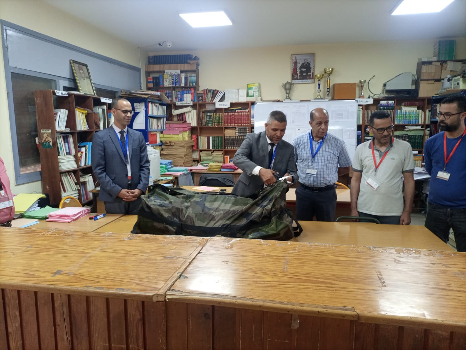 المدير الإقليمي لوزارة التربية الوطنية والتعليم الأولي والرياضة بسطات يطلع ميدانيا على أجواء اليوم الأخير من امتحانات البكالوريا بالثانوية التأهيلية الرازي