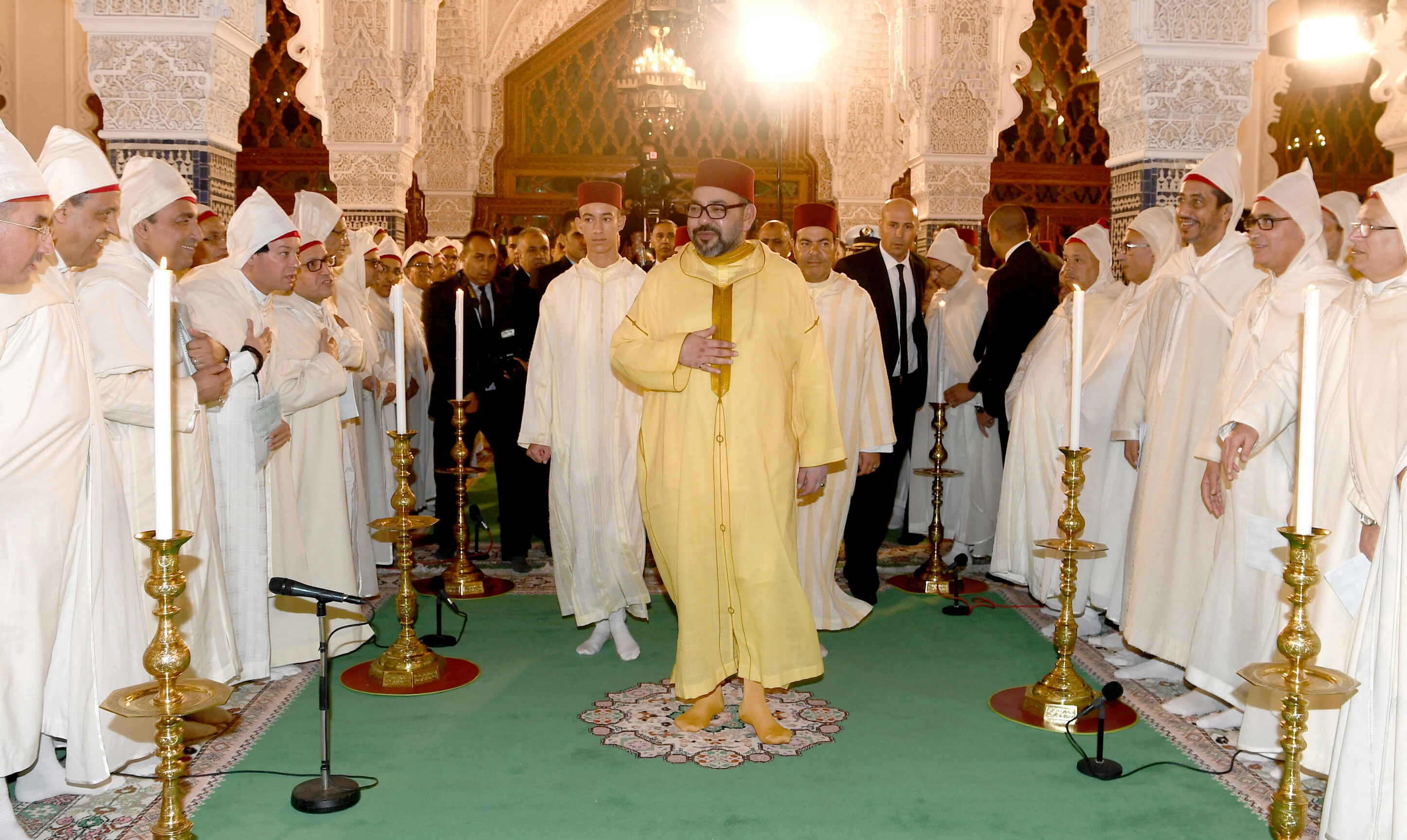أمير المؤمنين يترأس بمسجد حسان بالرباط حفلا دينيا إحياء لليلة المولد النبوي الشريف