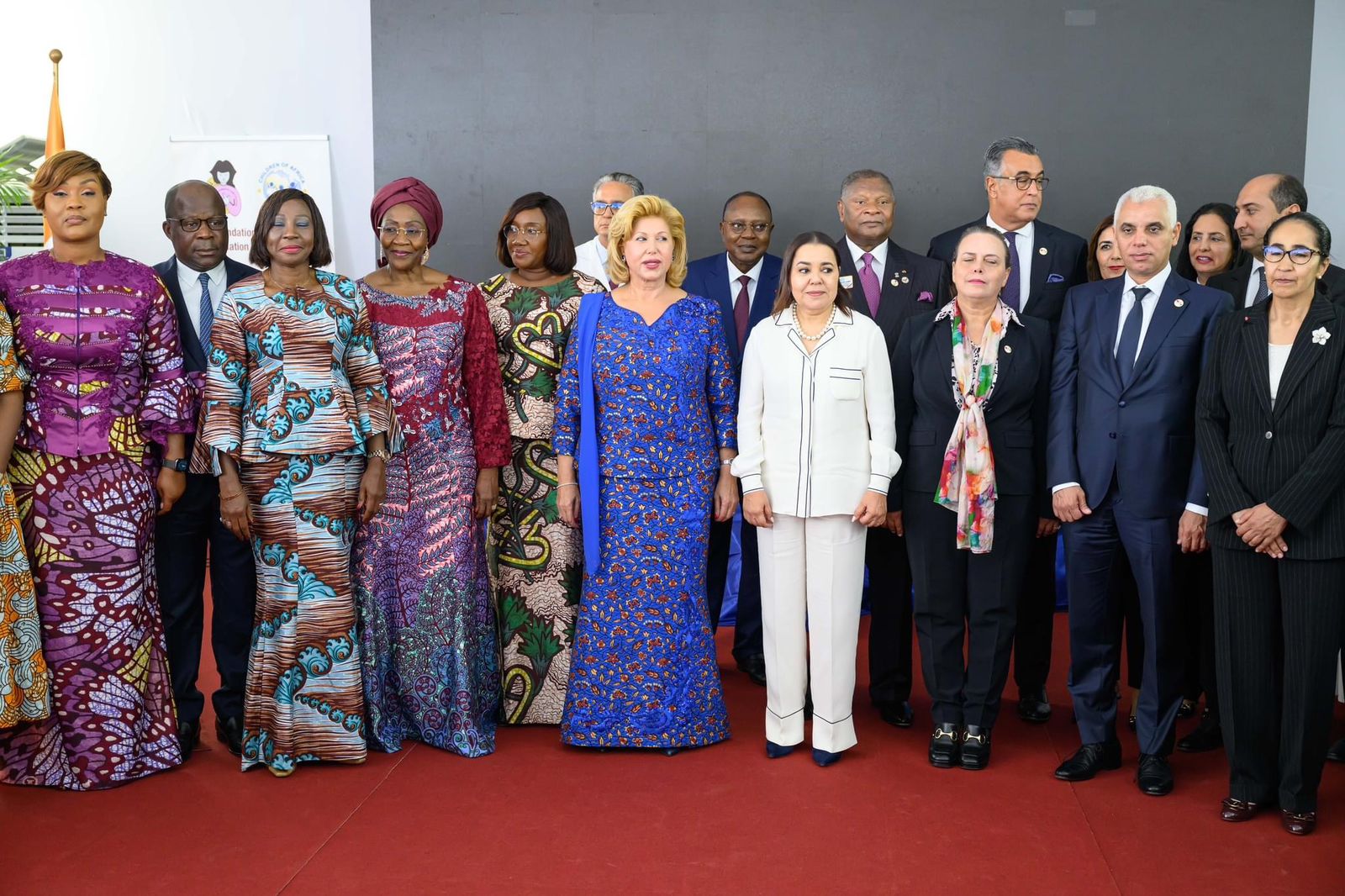 صاحبة السمو الملكي الأميرة للا أسماء، والسيدة الأولى لكوت ديفوار تطلقان بأبيدجان المرحلة الثانية لعملية “متحدون، نسمع بشكل أفضل”