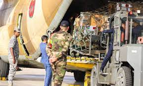 وصول طائرتين عسكريتين مغربيتين إلى مطار العريش محملتين بمساعدات لفائدة الفلسطينيين