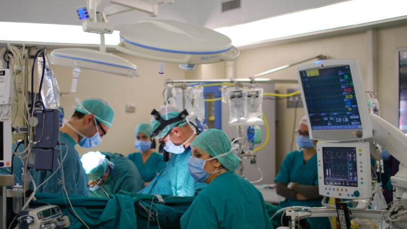 مراكش.. انفتاح المغرب على إفريقيا في ميدان الجراحة يعكس المستوى المتميز للتكوين الطبي بالمملكة (رئيس الجمعية المغربية للجراحة)