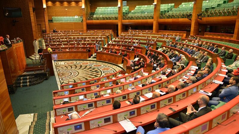 مجلس المستشارين يصادق بالأغلبية على مشروع قانون يقضي بتغيير القانون المُحدث للأكاديميات الجهوية للتربية والتكوين