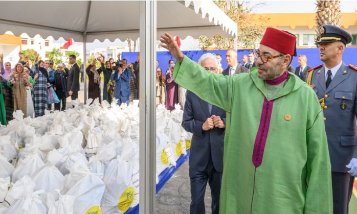 جلالة الملك يعطي بالرباط انطلاقة العملية الوطنية “رمضان 1445” لفائدة مليون أسرة