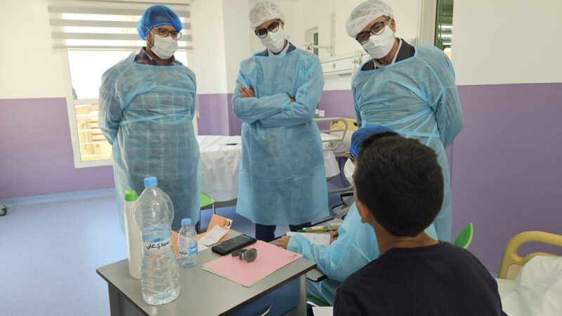 تلاميذ يتحدون المرض باجتياز الامتحانات الاشهادية من داخل المستشفى بسطات