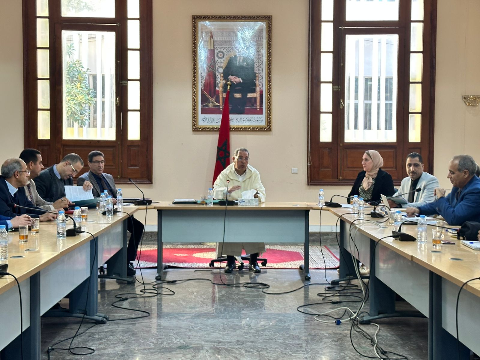 عامل إقليم سطات يعلن في اجتماع عن جاهزية الإقليم للبدء في أشغال إنجاز خط القطار فائق السرعة القنيطرة مراكش