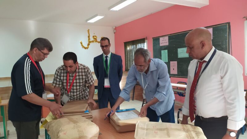 المدير الإقليمي لوزارة التربية الوطنية والتعليم الأولي والرياضة بسطات يشرف على إعطاء انطلاق امتحانات البكالوريا من الثانوية التأهيلية الأمل