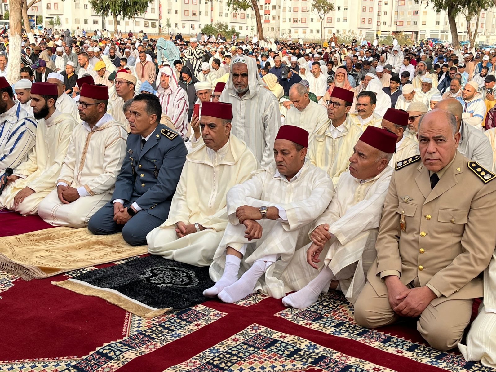 عامل إقليم سطات يؤدي صلاة عيد الأضحى وسط أجواء إيمانية