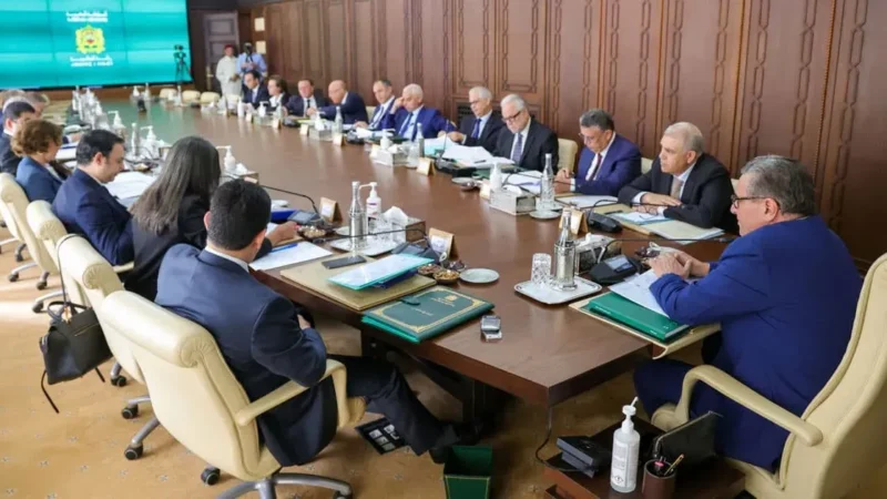 مجلس الحكومة يصادق على مشروع مرسوم بسن تدابیر تنظیمیة لفائدة المھندسین والمھندسین المعماریین العاملین بوزارة العدل