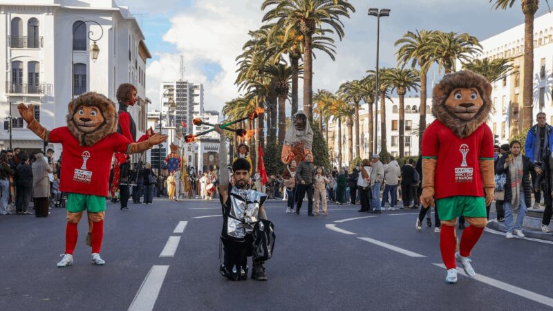 كأس إفريقيا للأمم (المغرب 2025): استعراض فني بهيج بالرباط بإيقاعات وألوان إفريقية