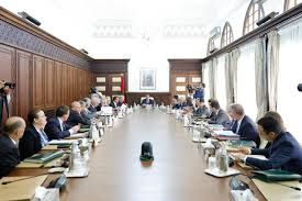 مجلس الحكومة يصادق على مشروع مرسوم بتحديد مبلغ الحد الأدنى القانوني للأجر في النشاطات الفلاحية وغير الفلاحية