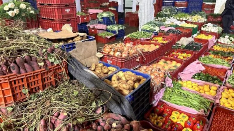 تموين الأسواق الوطنية بالمواد الغذائية والأساسية خلال شهر رمضان المقبل سيكون عاديا ومنتظما (وزراء)