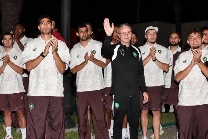 المنتخب المغربي لكرة القدم يصل إلى مطار الرباط – سلا